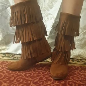 Minnetonka leather fringed boots